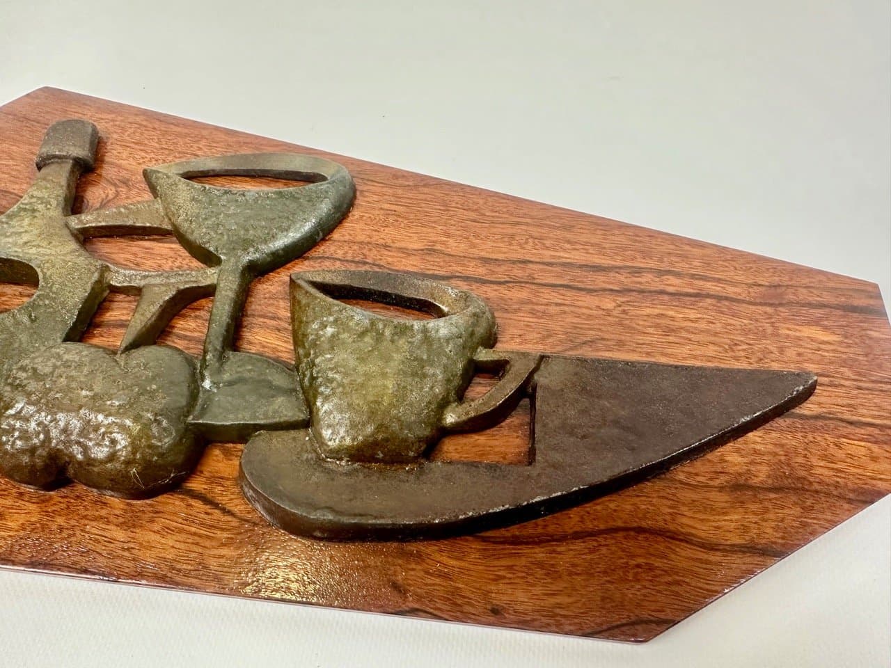 Relief ścienny, orzech ciemny, aluminium, Czechosłowacja, lata 50. - 153500