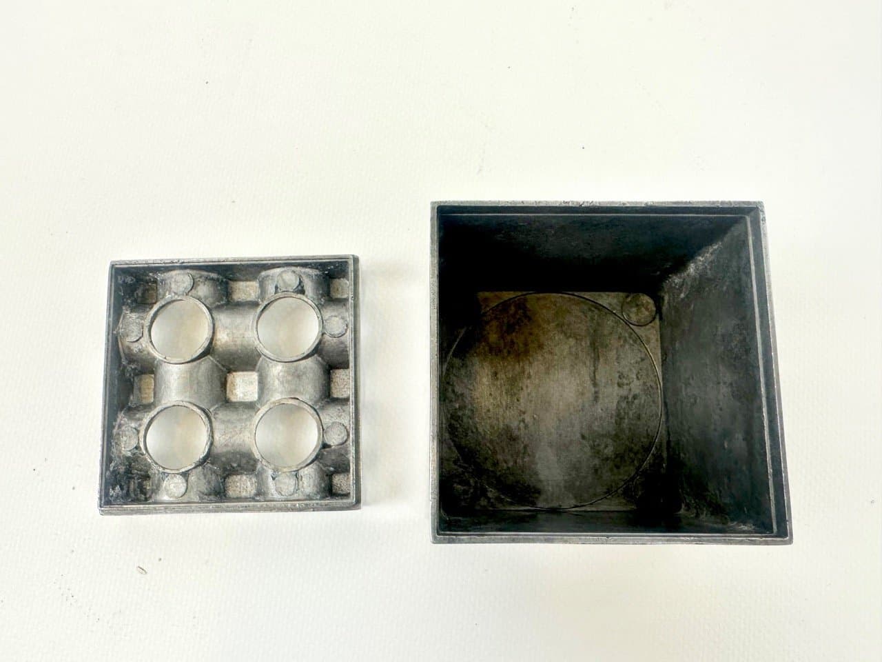 Popielniczka Ultima 7, aluminium srebrny, proj. H. Bäckström, B. Ljungberg, Dania, lata 60. - 153563