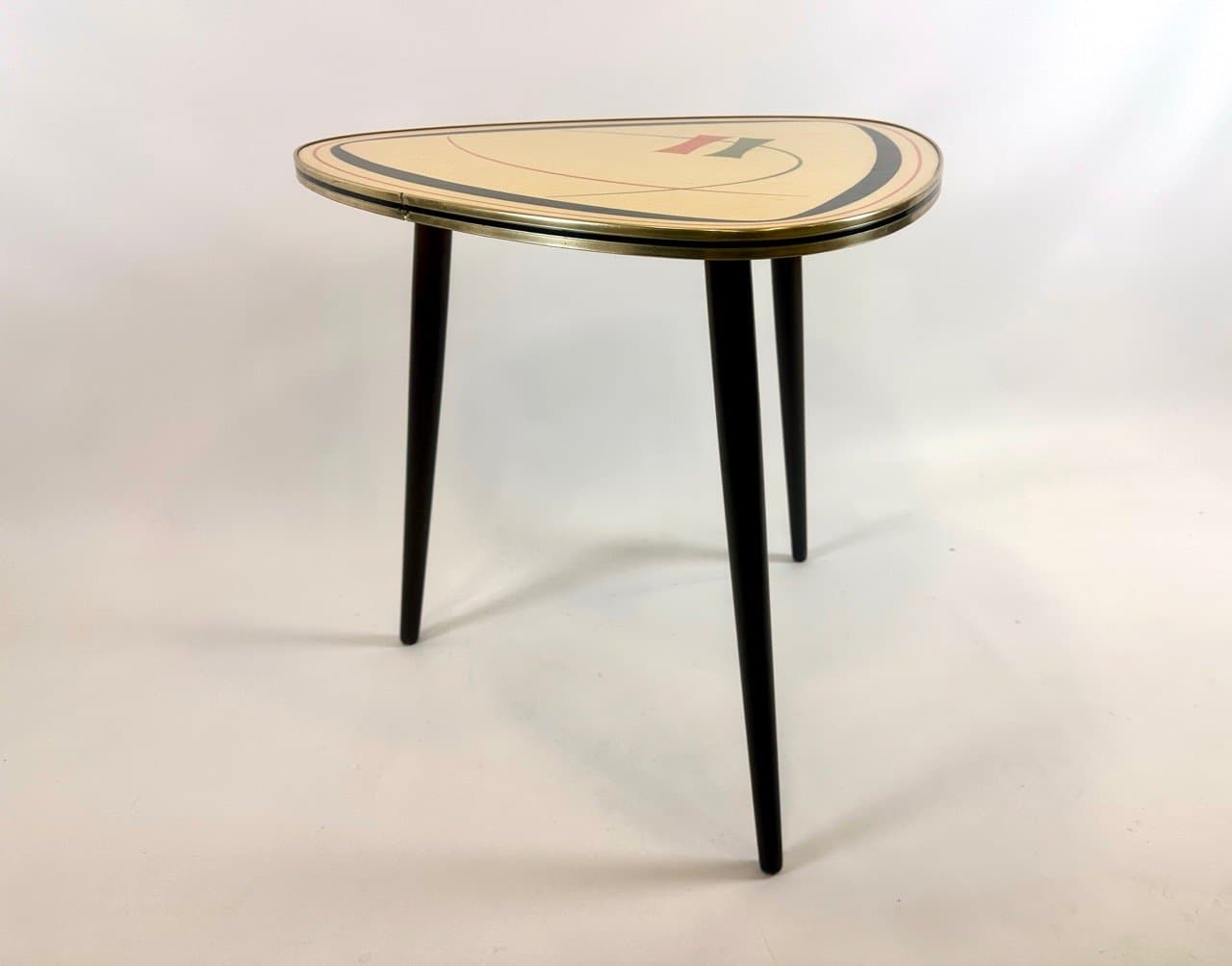 Stolik boczny trójnóg, multikolor, laminat, buk, Niemcy, lata 60. - 153593