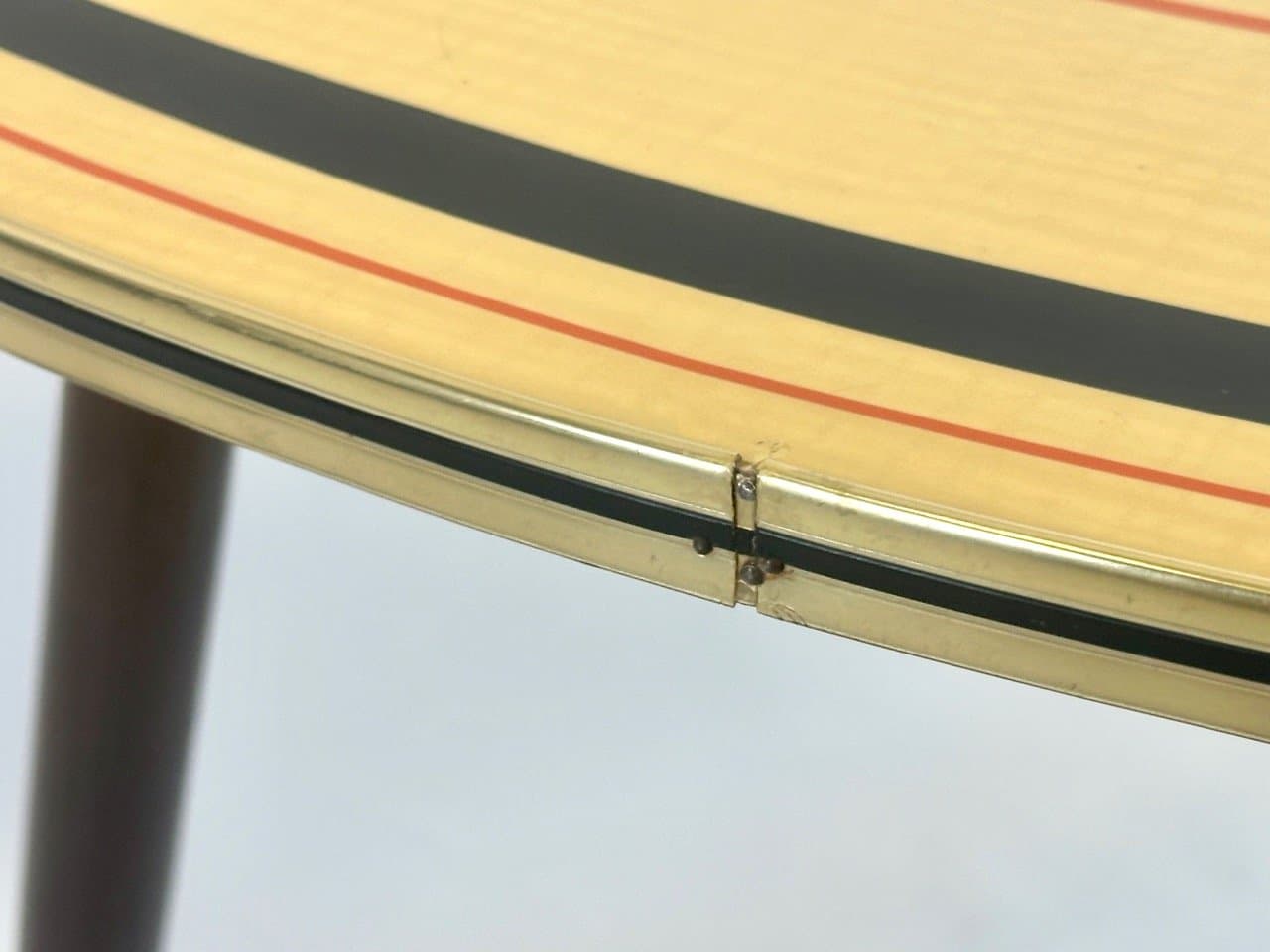 Stolik boczny trójnóg, multikolor, laminat, buk, Niemcy, lata 60. - 153598