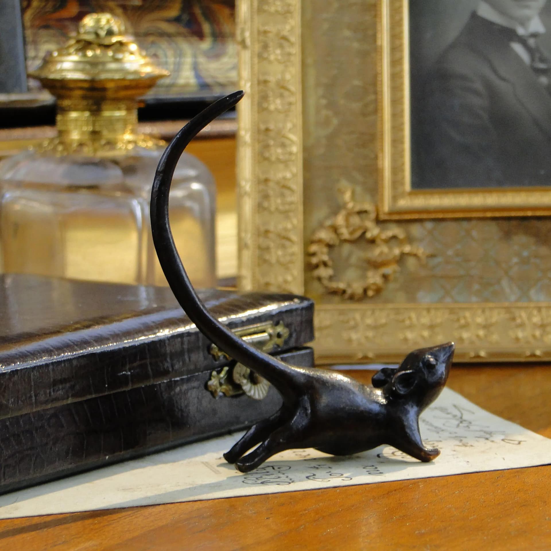 Rzeźba gabinetowa, mysz, brąz ciemny, stop miedzi i brązu, Daleki Wschód, XXI w. - 9427