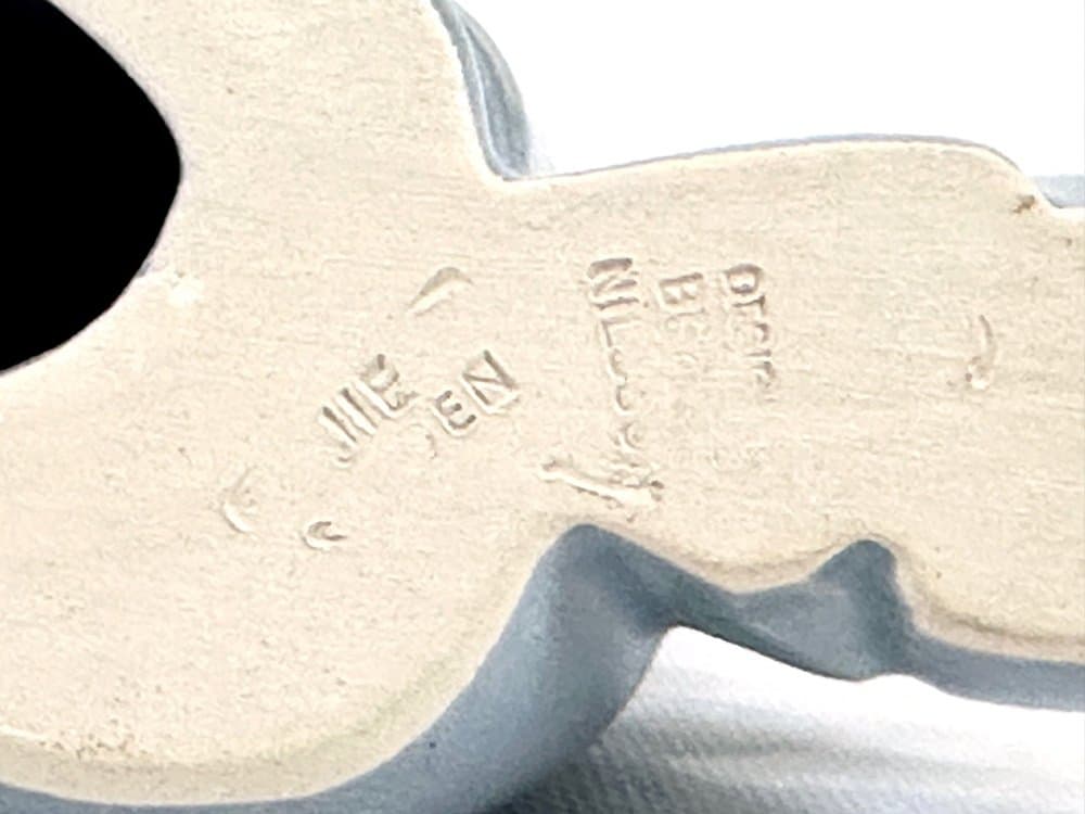 Figurka szara, porcelana, Szwecja, lata 70. - 153909