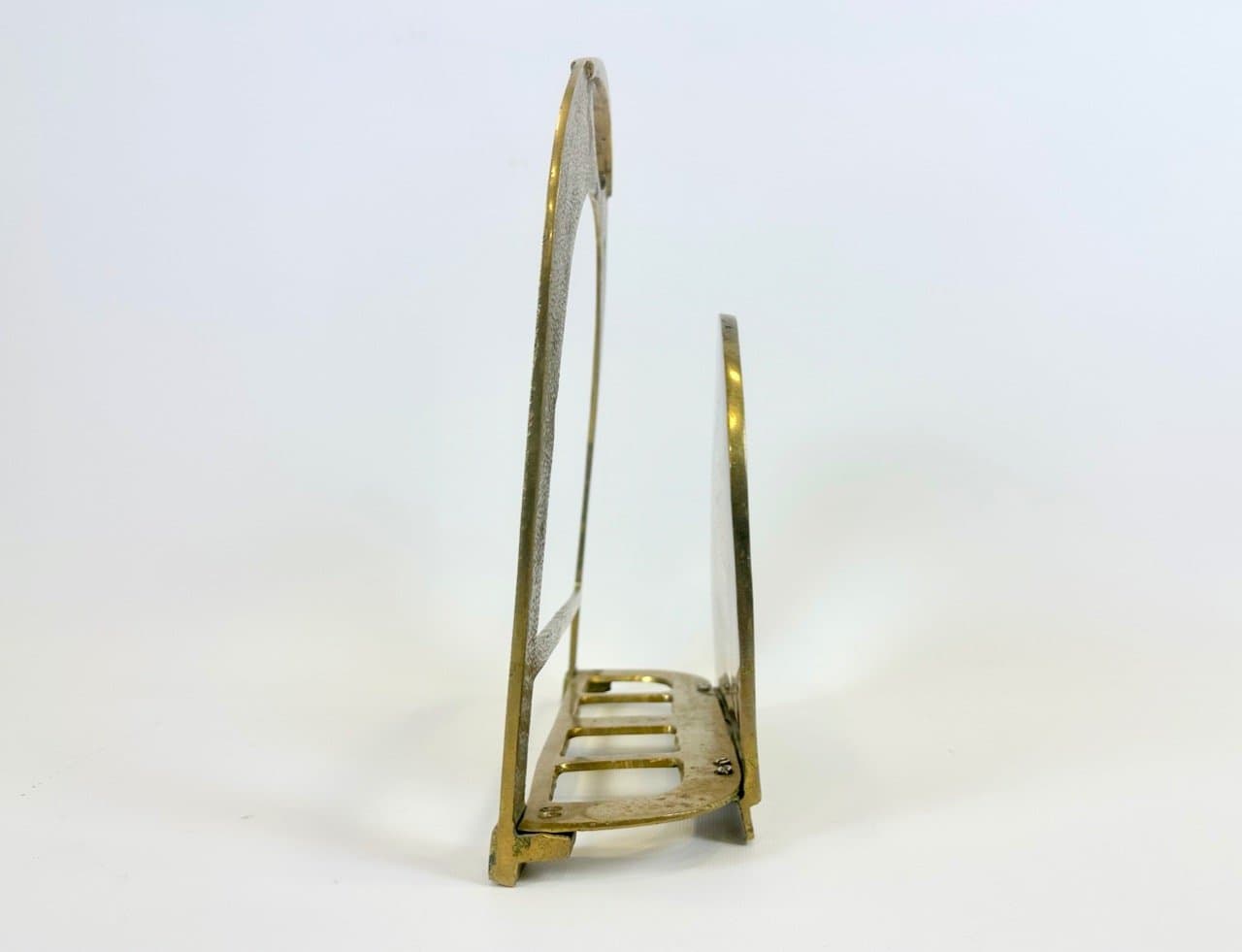 Magazine rack Art Deco, golden brass, Germany, 1960s. - 154179