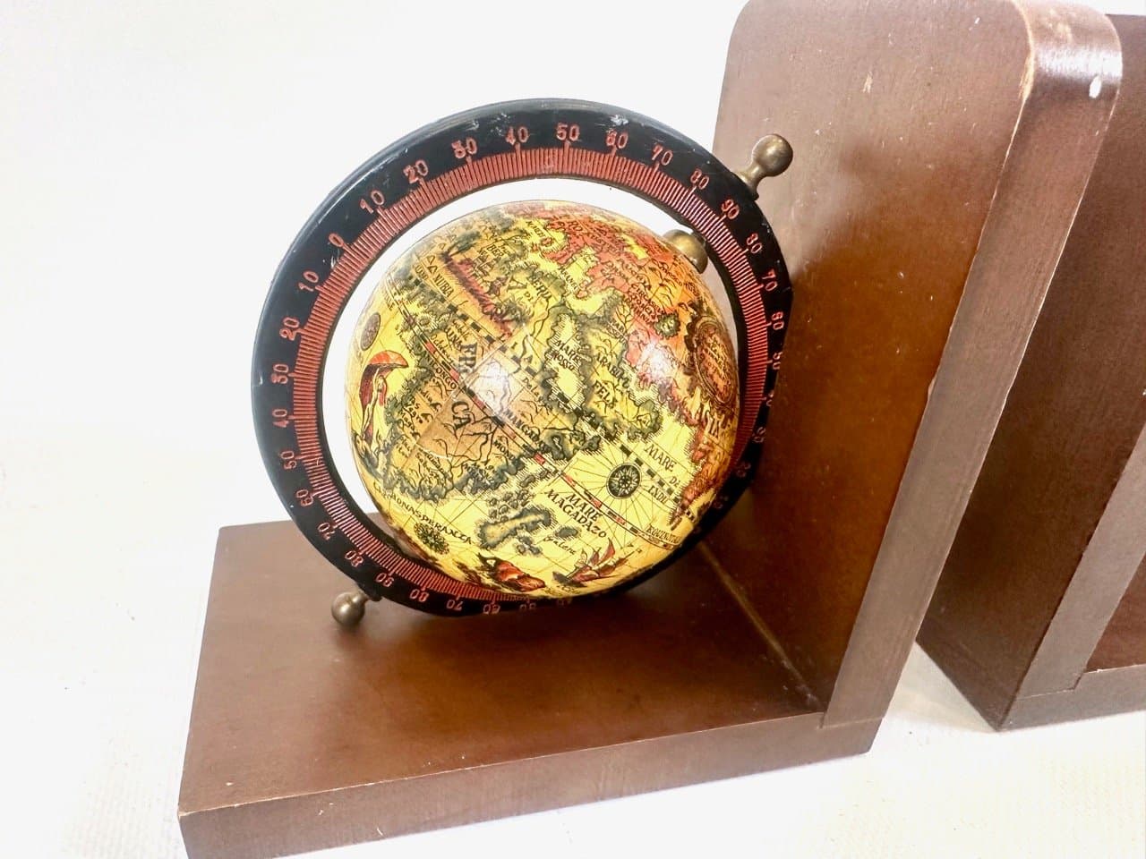 Komplet podpórek globus, brązowy, drewno, papier, metal, lata 60. - 154235