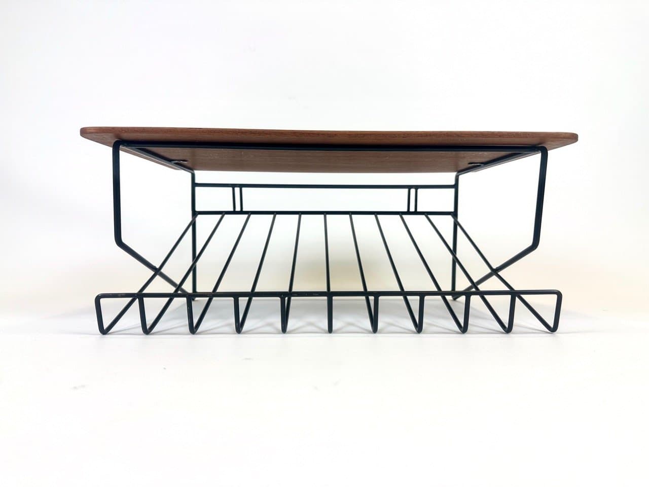 Półka wisząca, teak brązowy, stal czarna, Szwecja, lata 60. - 154273