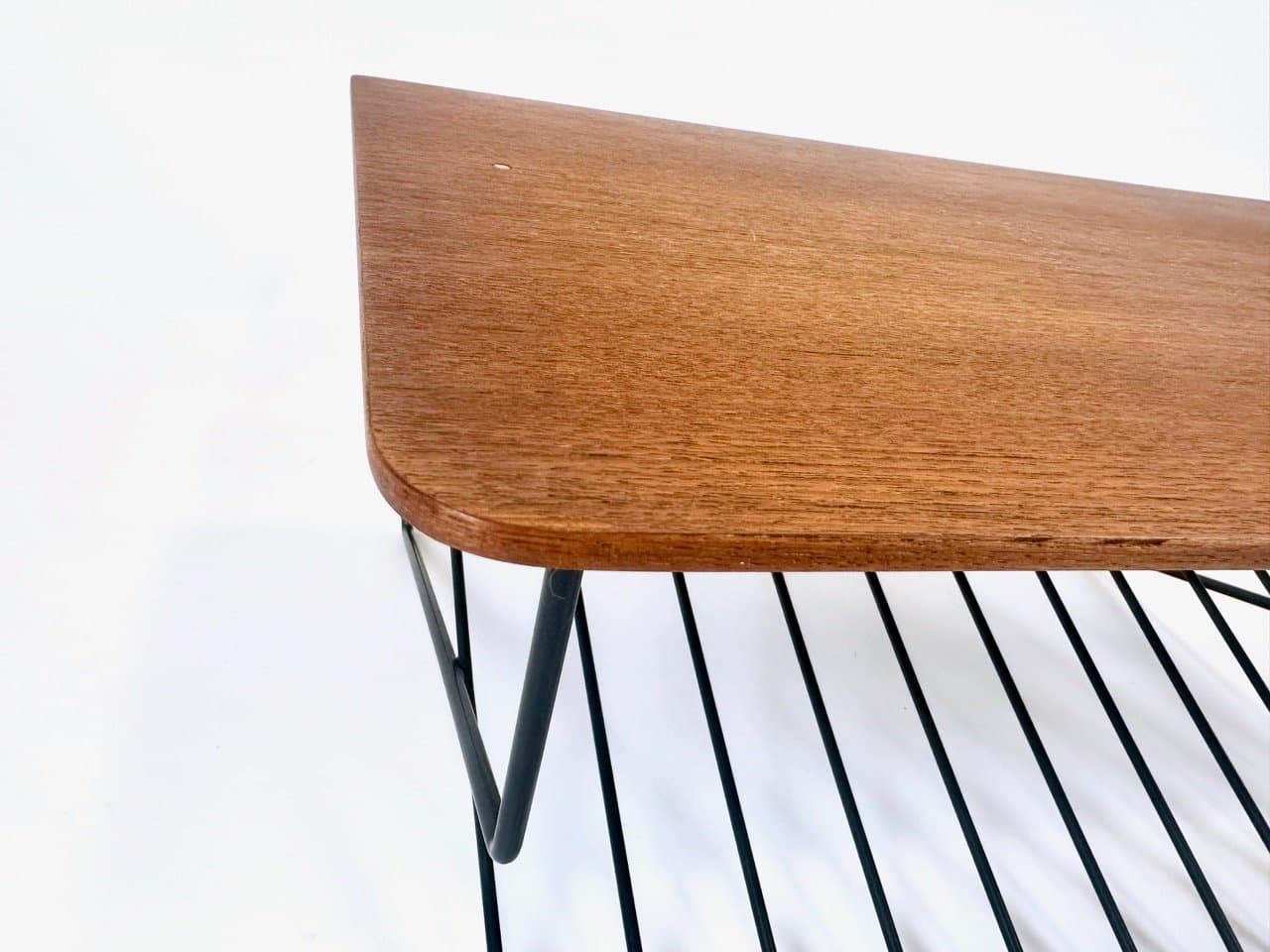 Półka wisząca, teak brązowy, stal czarna, Szwecja, lata 60. - 154271
