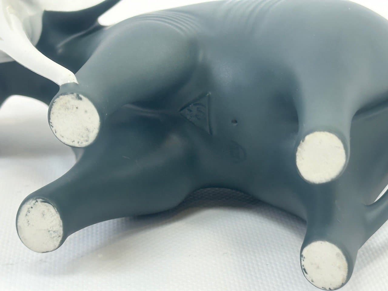 Figurka słonia, szary, porcelana, proj. J. Ježek, Royal Dux Bohemia, Czechy, lata 60. - 154385