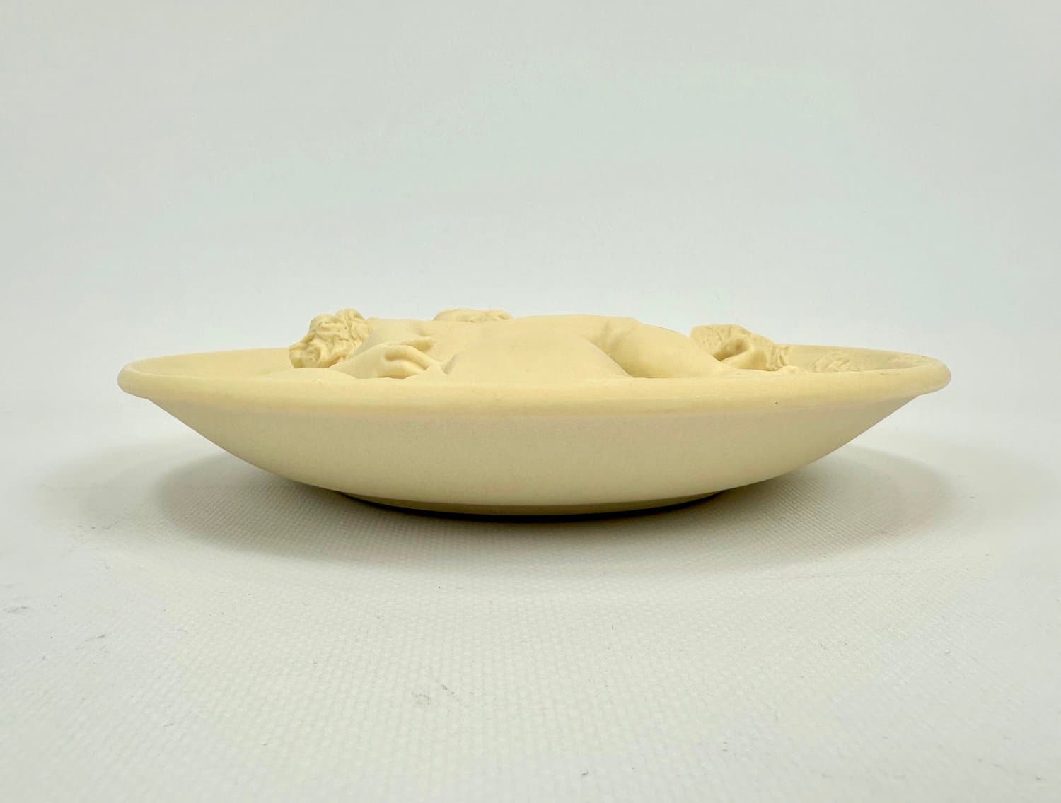 Płaskorzeźba ścienna Madonna Serena, kość słoniowa, alabaster, aut. A. Santangela, Studio Dante Di Volteradici, Włochy, lata 70. - 154445