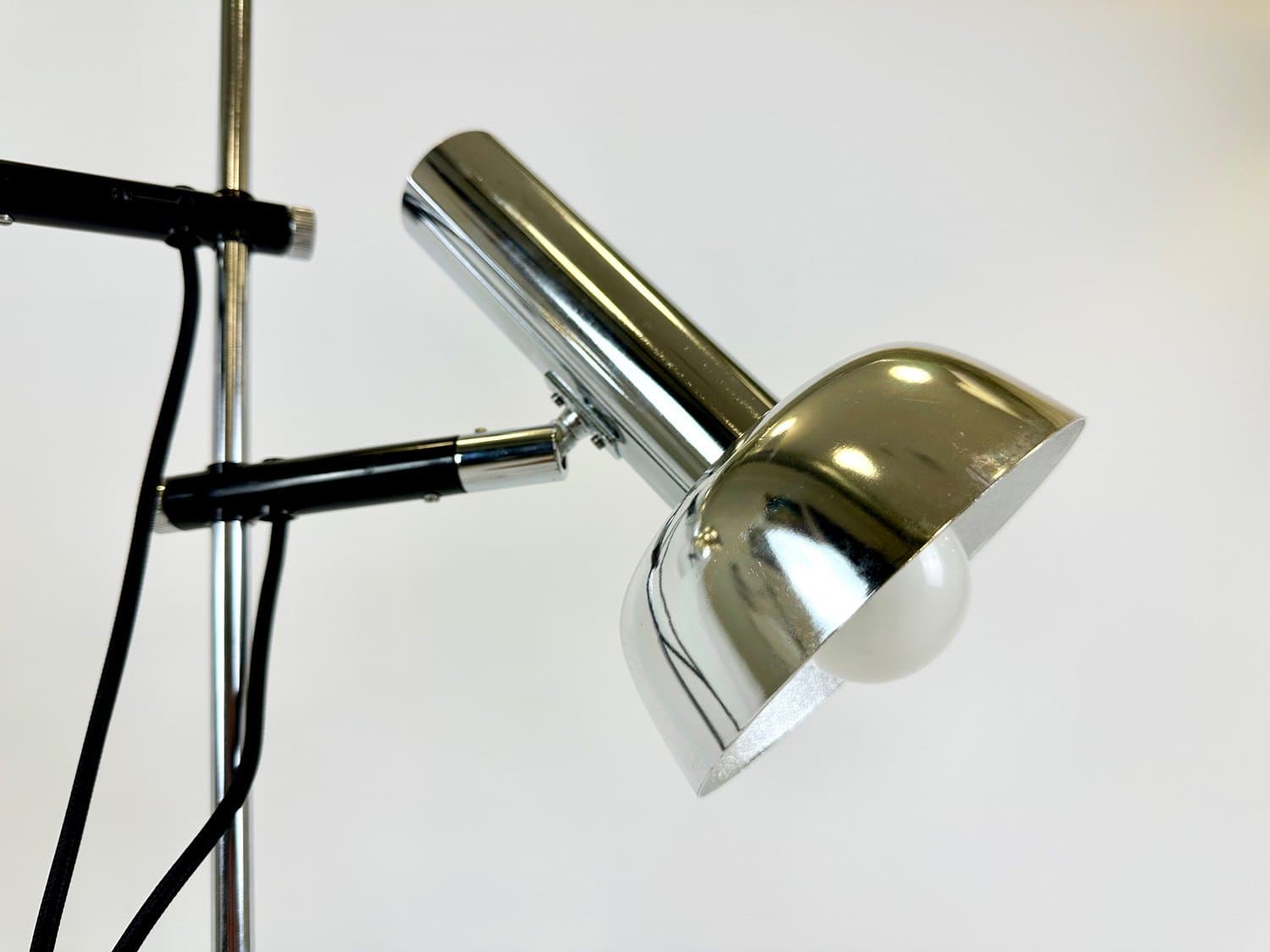 Lampa podłogowa Space Age, aluminium srebrny, stal czarny, Niemcy, lata 70. - 154833