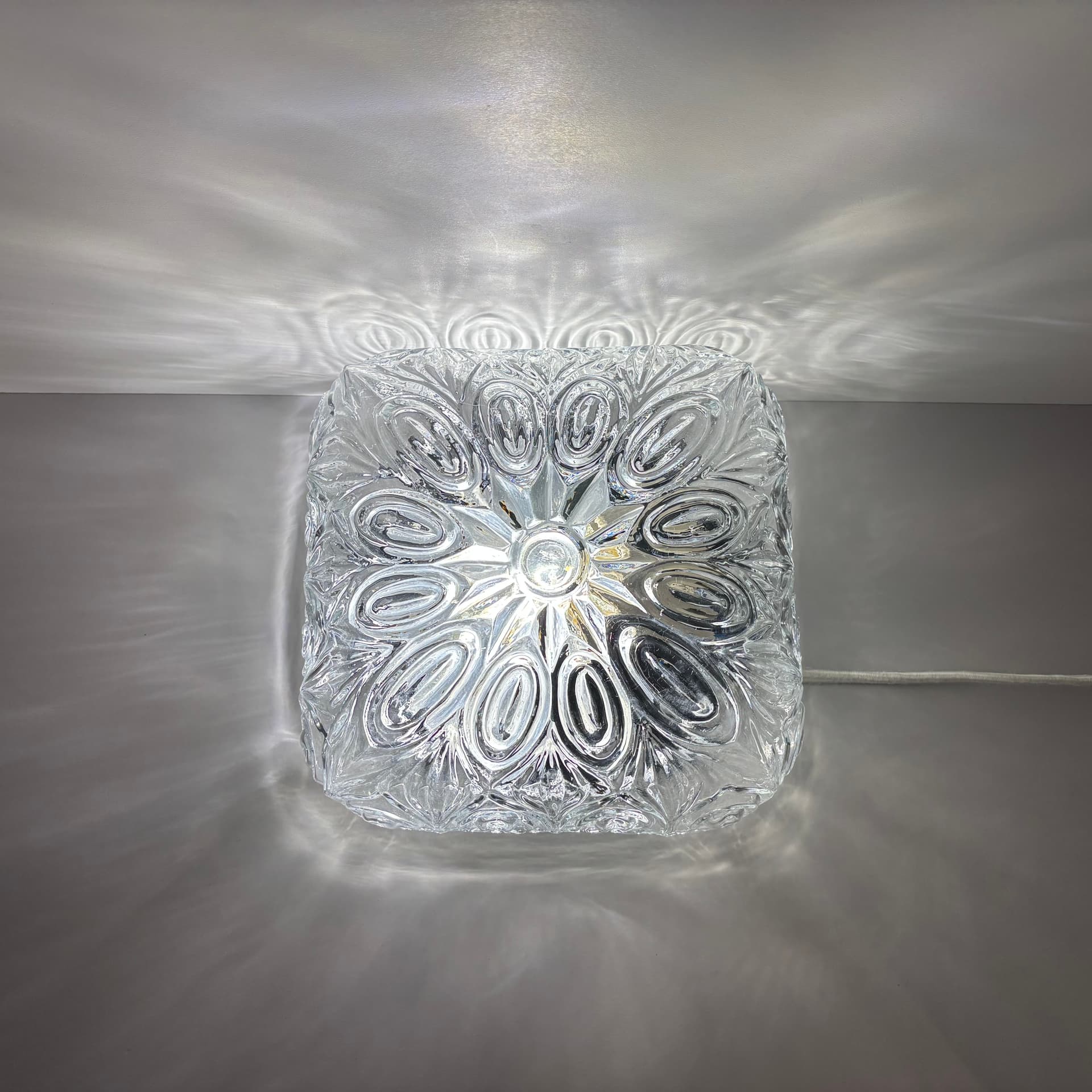 Kinkiet, transparentne szkło, bakelit czarny, Niemcy, lata 70. - 136372