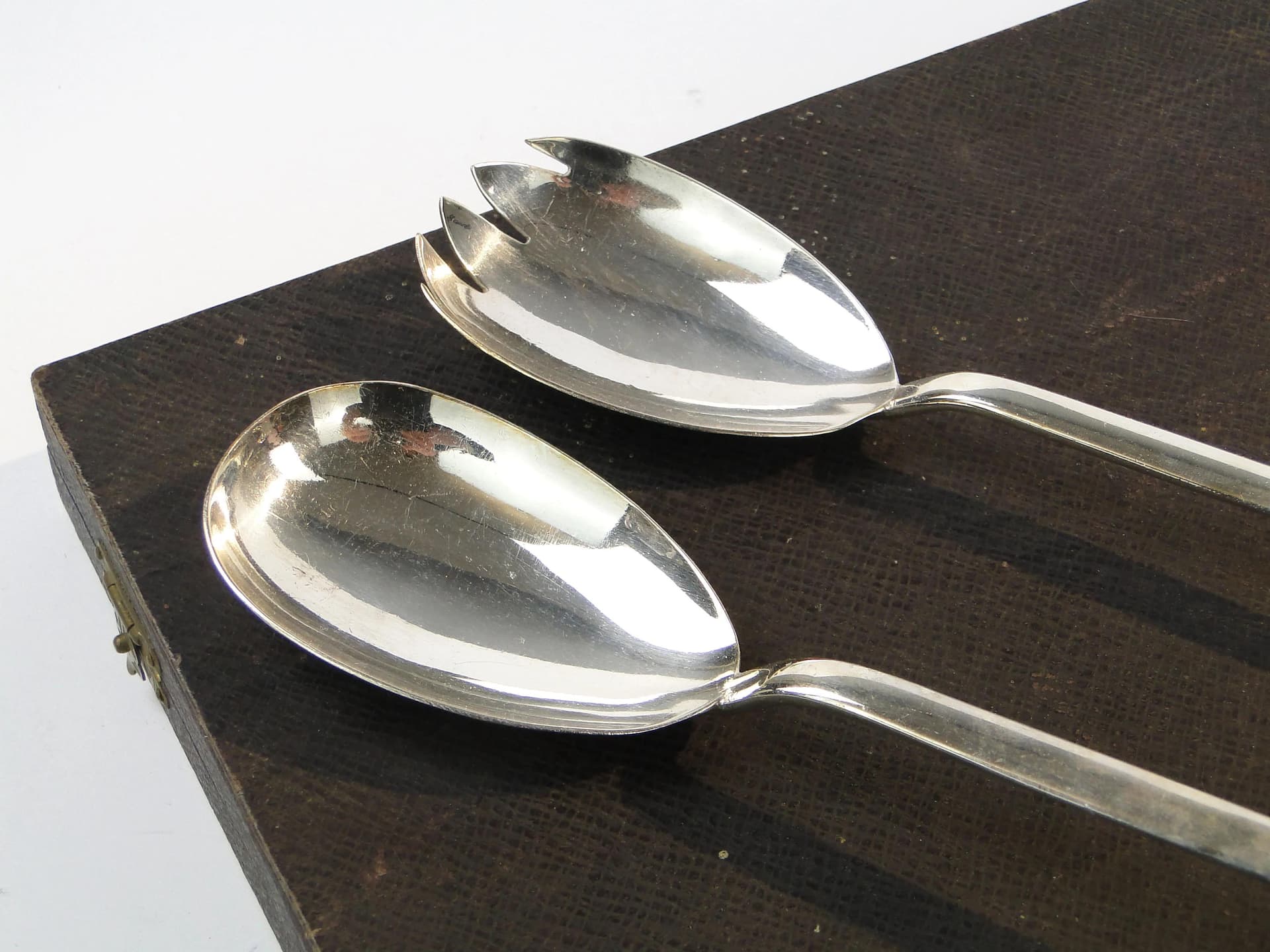 Salad servers, transparent crystal, silver-plated brass, United Kingdom, 1940s. - 9497