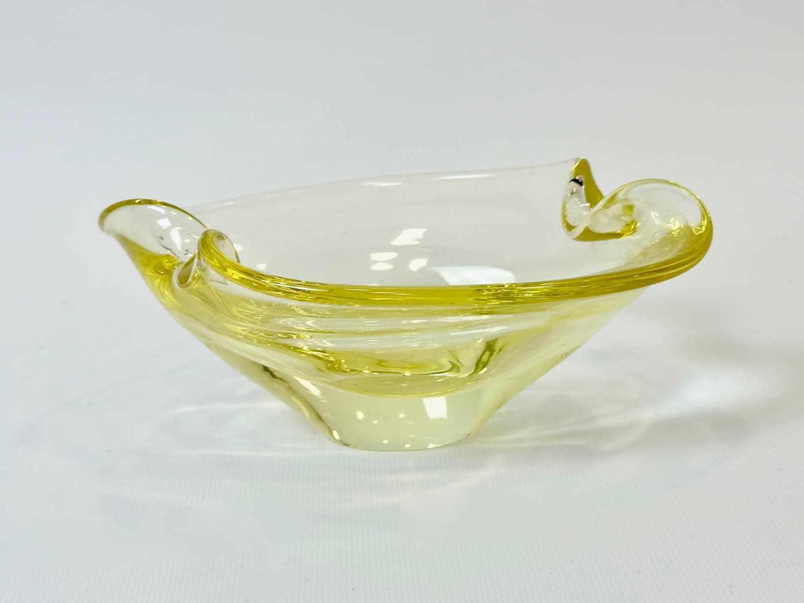 Popielniczka, żółty, szkło, proj. M. Klinger, Czechosłowacja, lata 60. - 155034