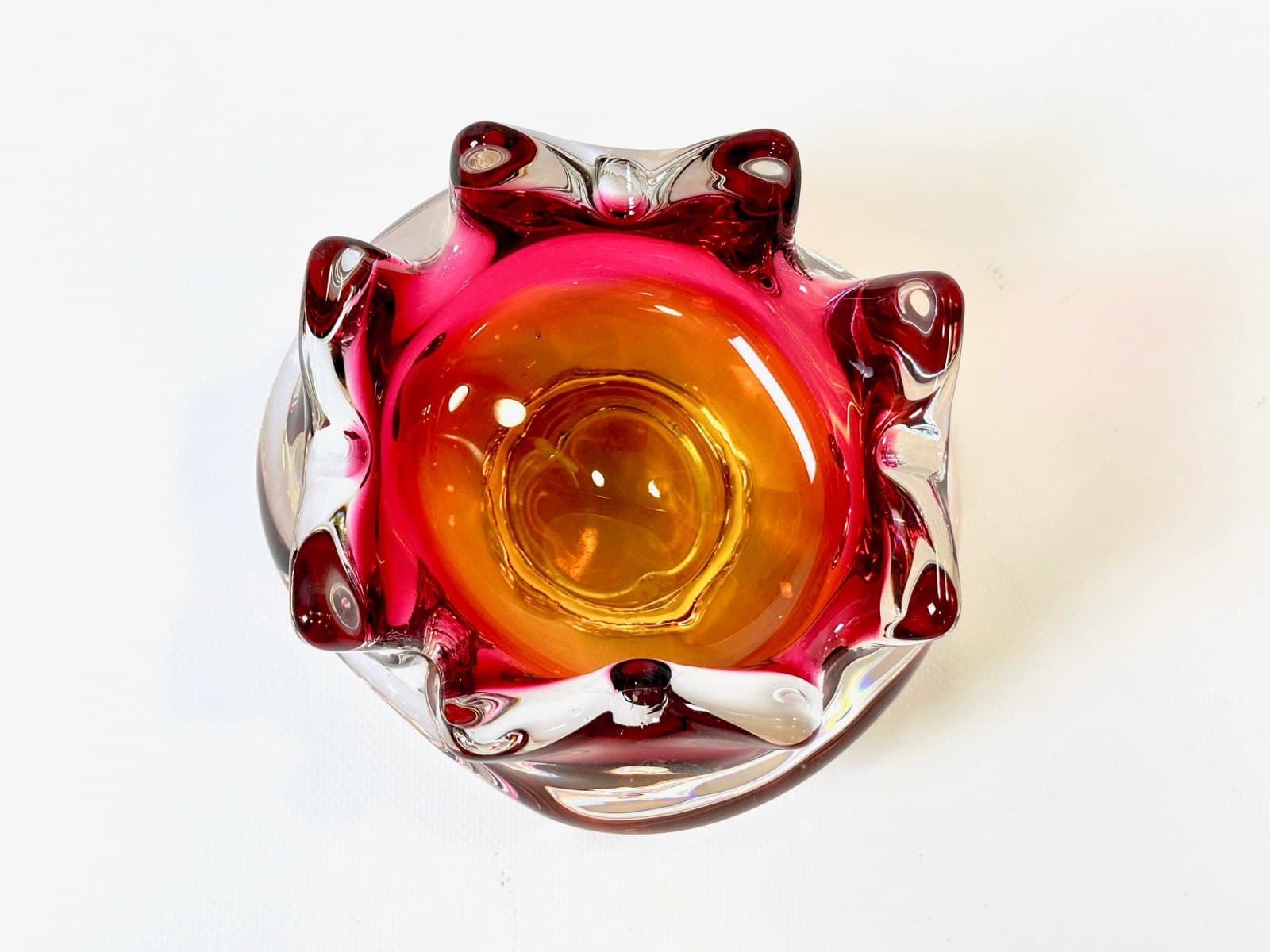 Popielniczka, czerwony, szkło, proj. J. Hospodka, Czechy, lata 60. - 155138