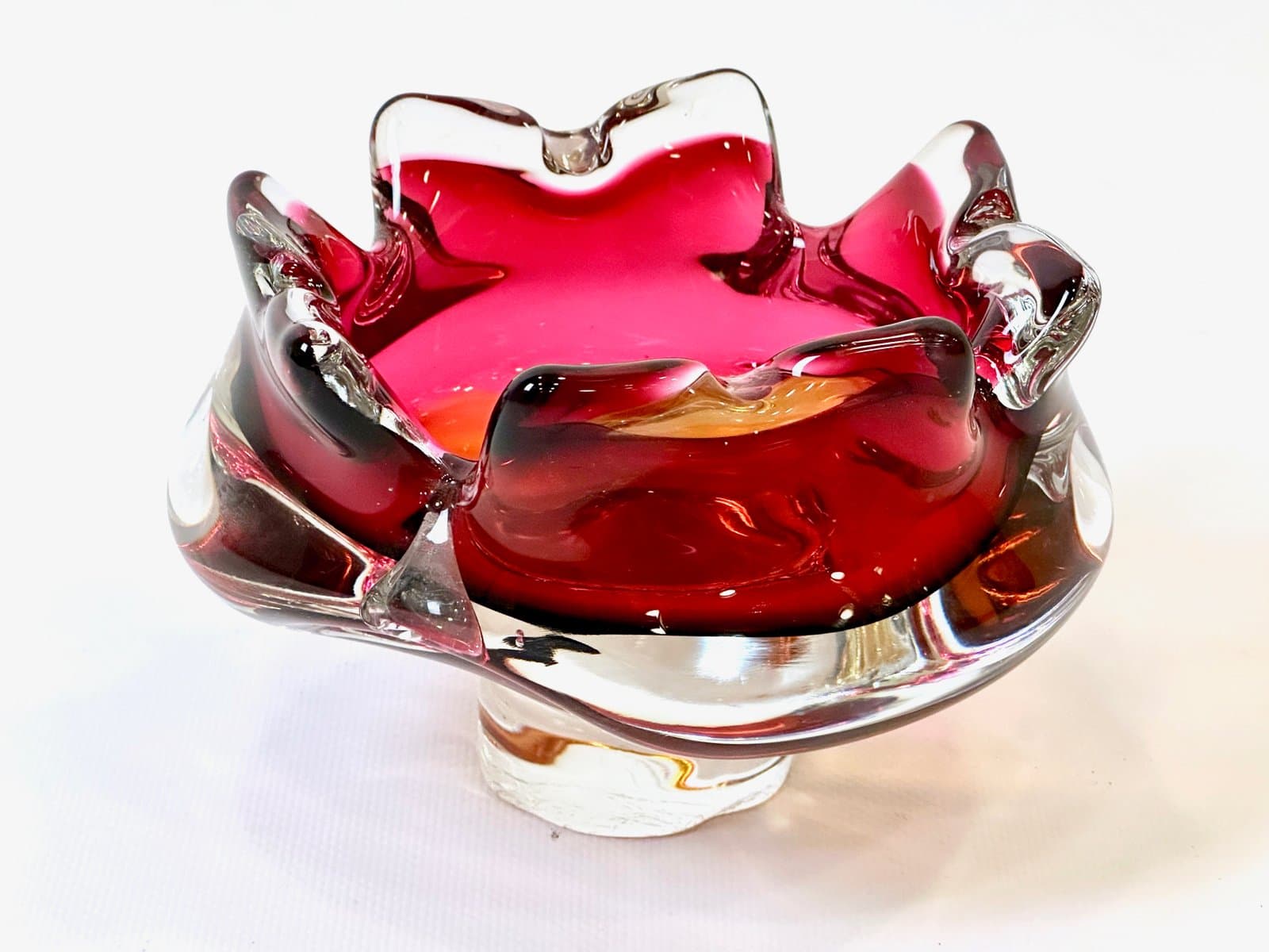 Popielniczka, czerwony, szkło, proj. J. Hospodka, Czechy, lata 60. - 155134