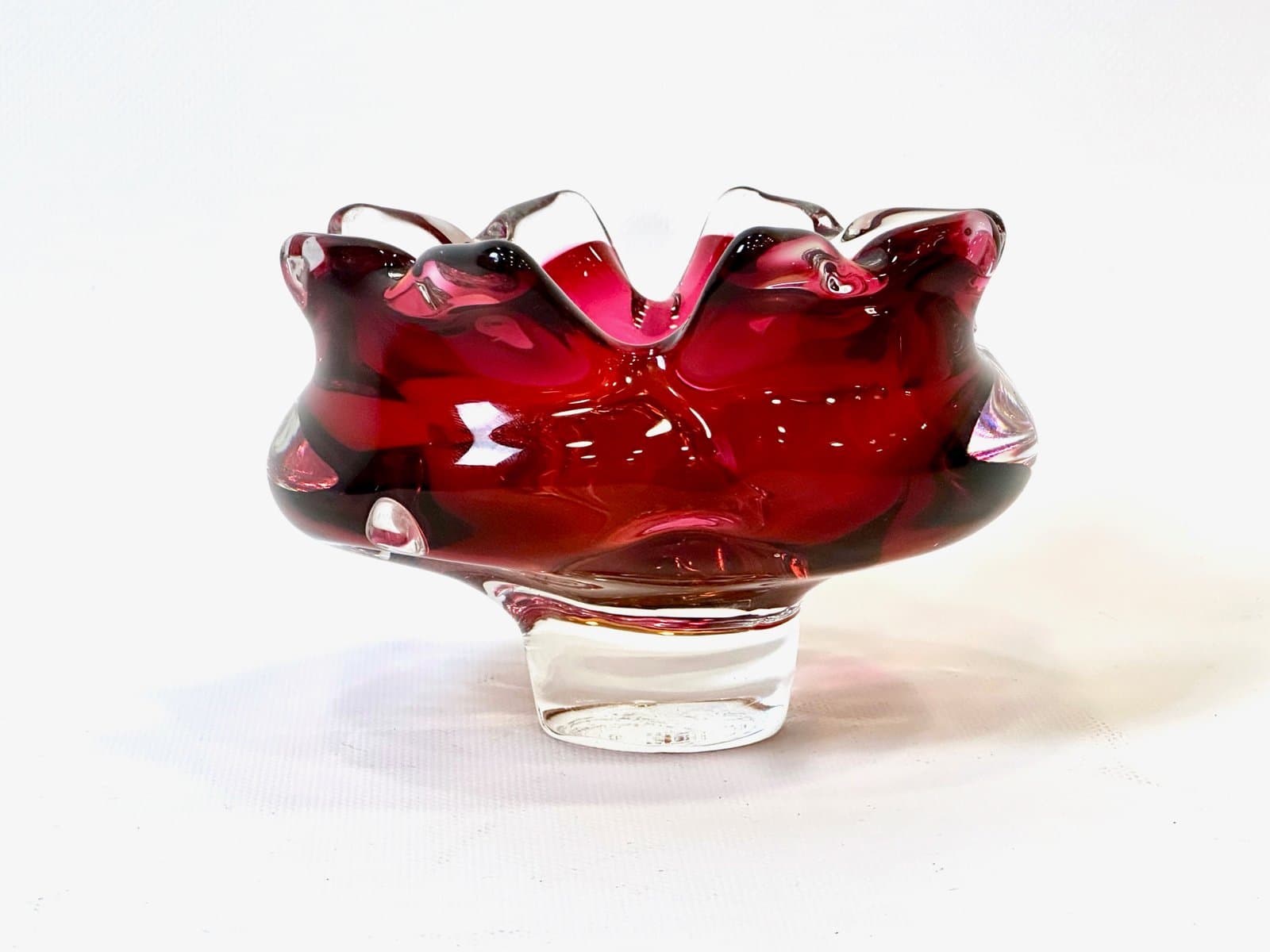 Popielniczka, czerwony, szkło, proj. J. Hospodka, Czechy, lata 60. - 155137