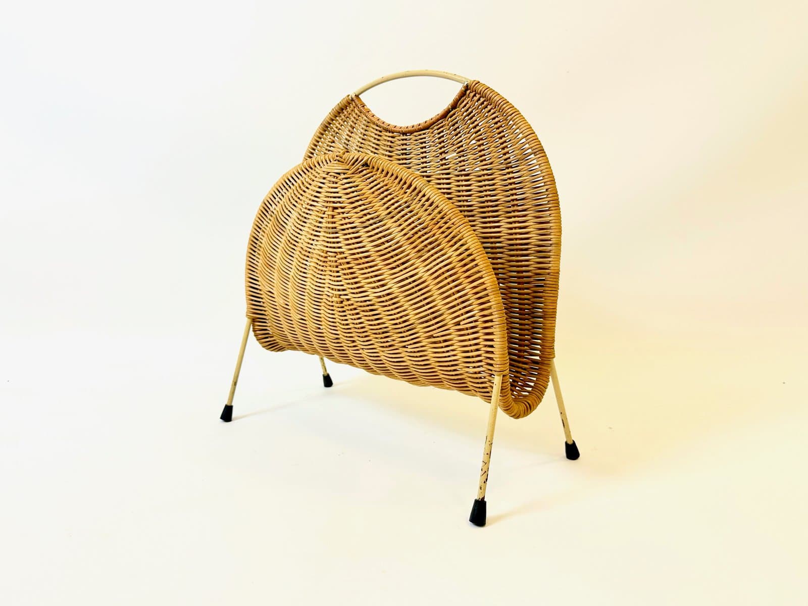 Stojak na gazety, beżowy, wiklina, stal, Niemcy, lata 60. - 155165