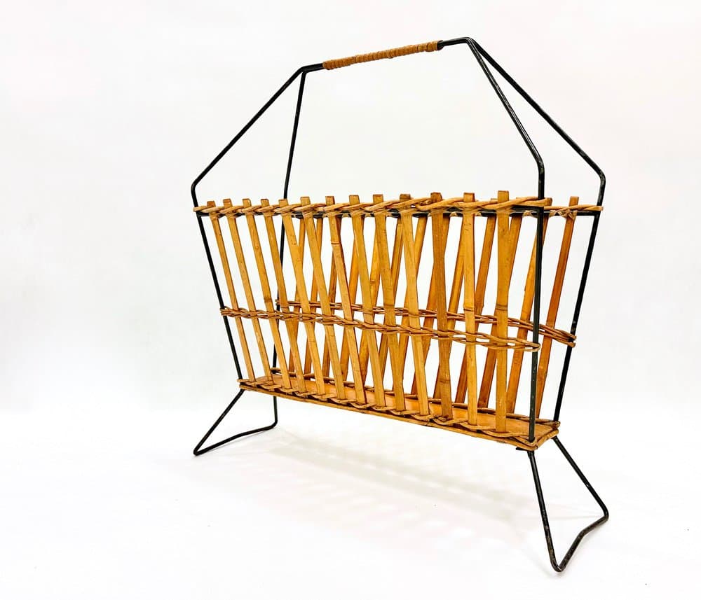 Stojak na gazety, bambus jasnobrązowy, stal czarna, lata 60. - 155326