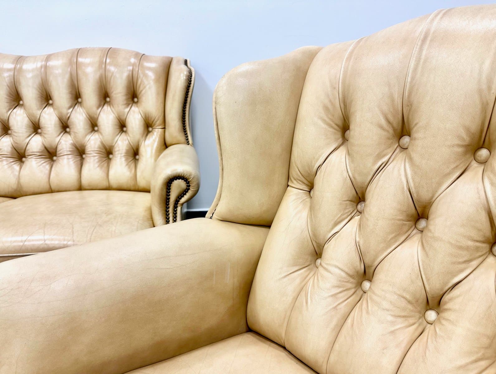 Zestaw Chesterfield, beżowa skóra, Francja, lata 80. - 155407