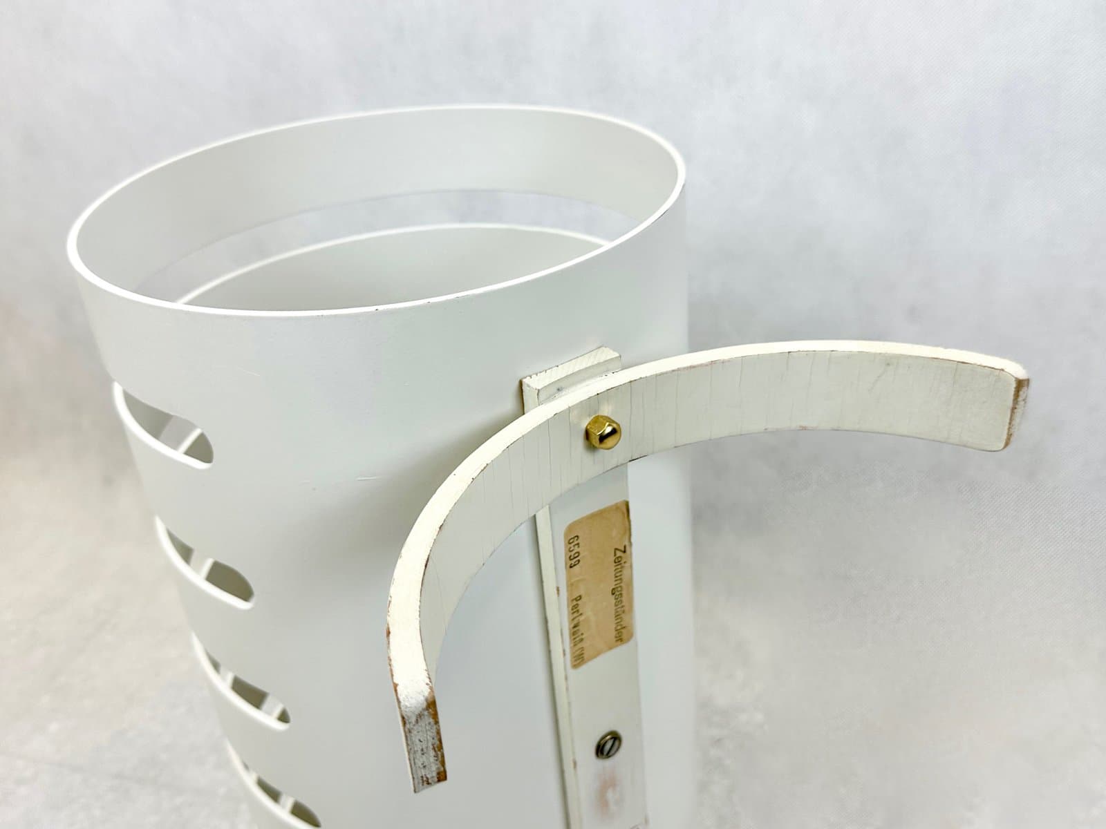 Magazine rack Space Age, white plywood, chrome steel, Germany, 1970s. - 155606