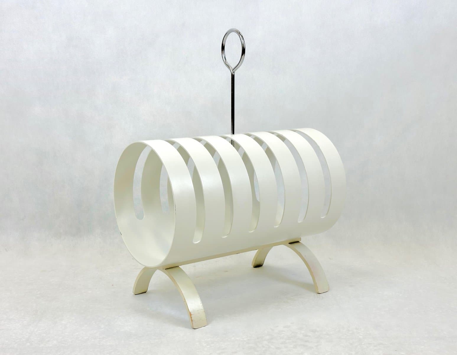 Magazine rack Space Age, white plywood, chrome steel, Germany, 1970s. - 155598