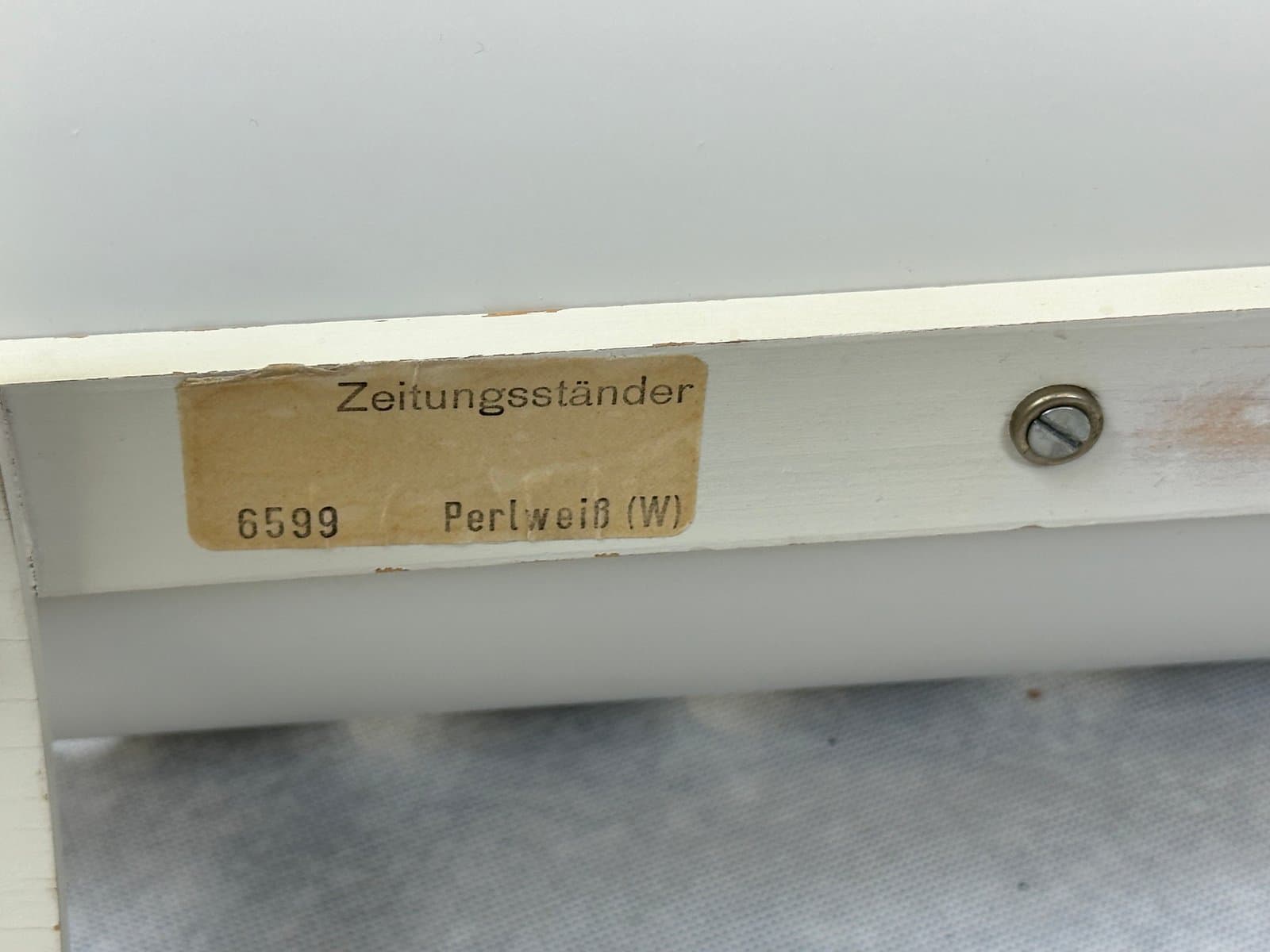 Magazine rack Space Age, white plywood, chrome steel, Germany, 1970s. - 155605