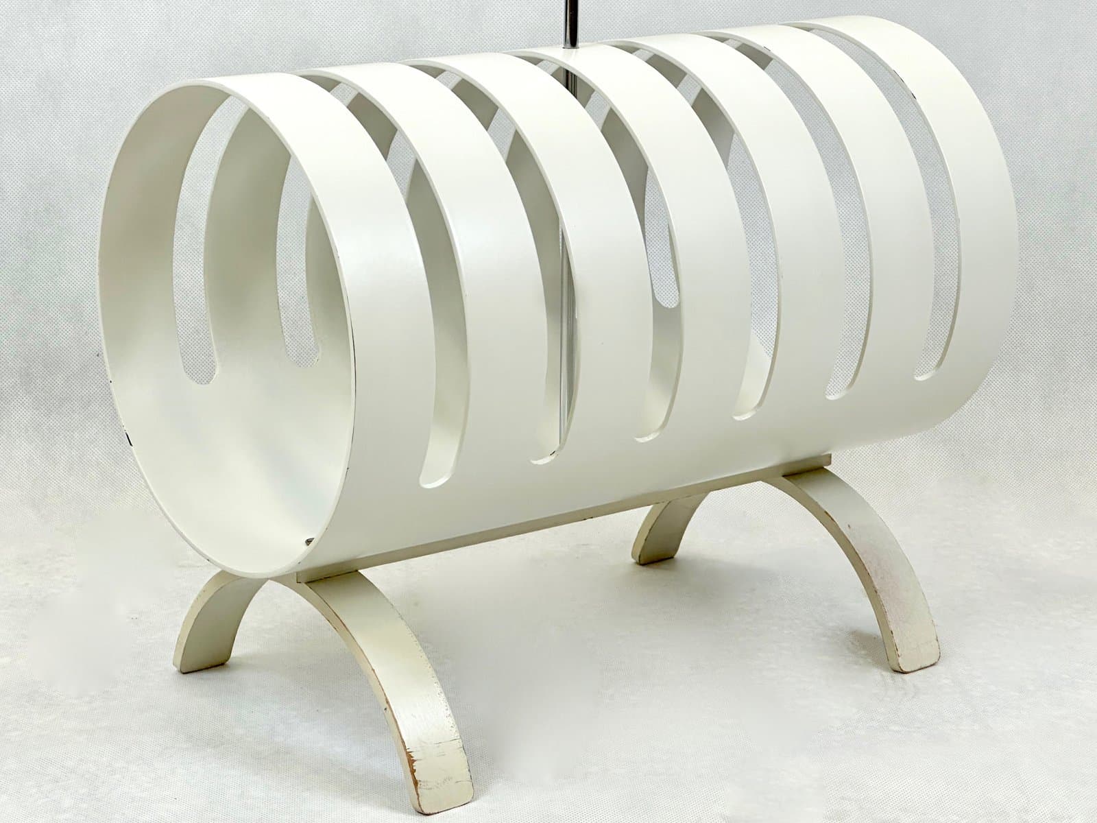Magazine rack Space Age, white plywood, chrome steel, Germany, 1970s. - 155599