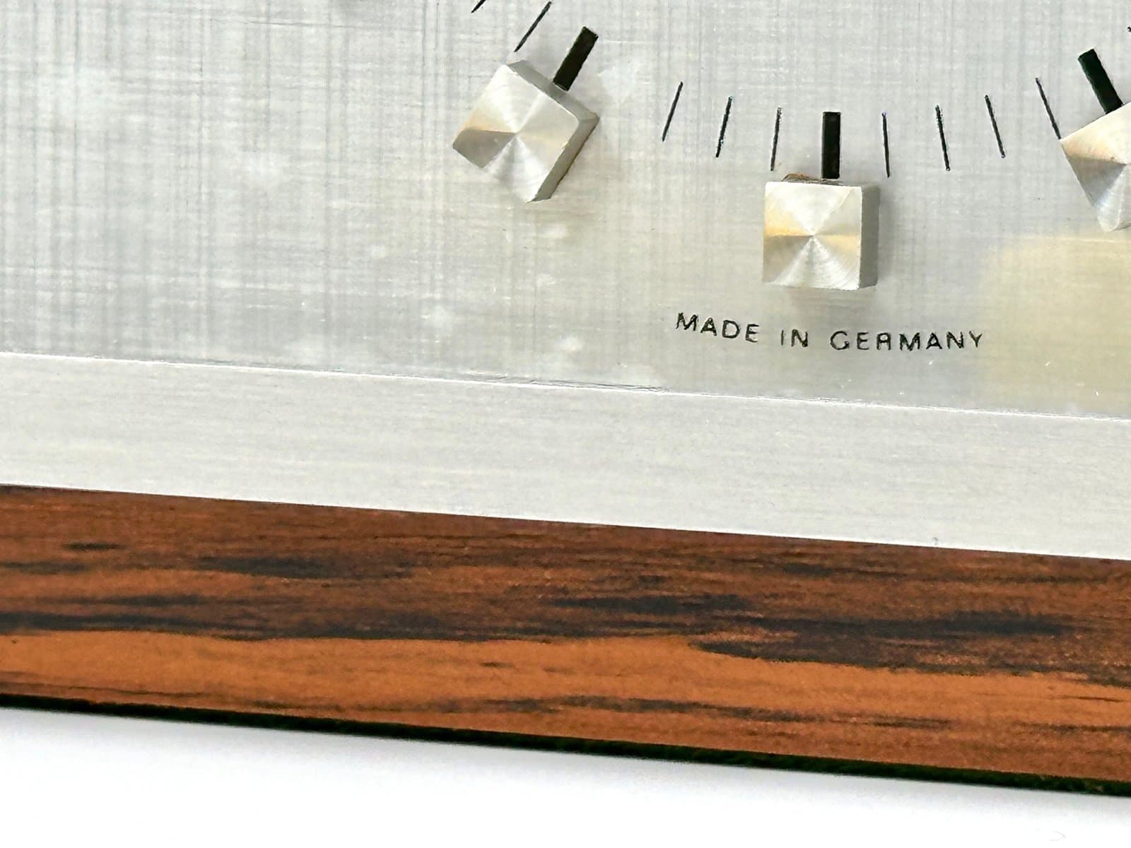 Zegar biurkowy, srebrny, aluminium, Niemcy, lata 50. - 155660