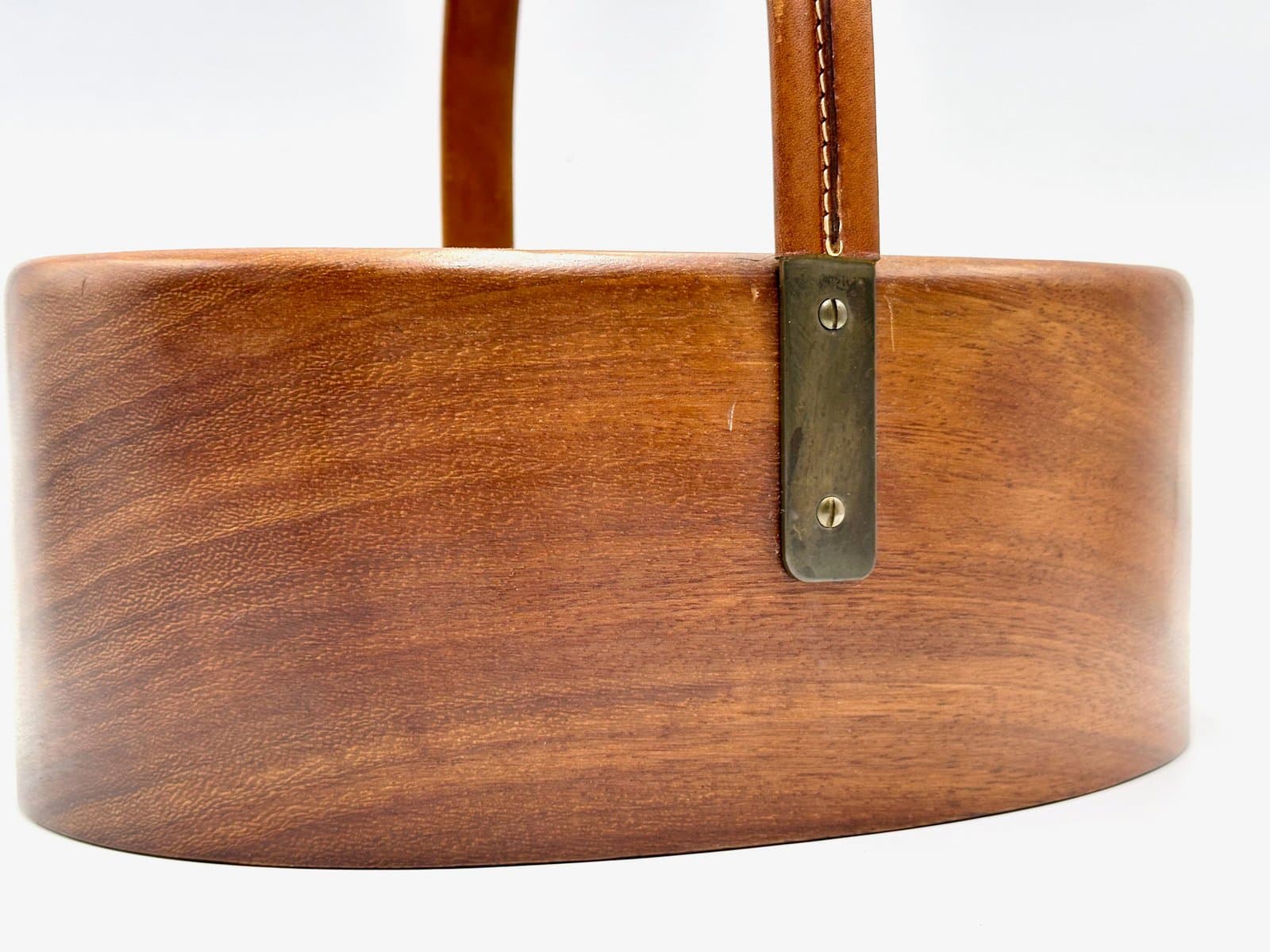 Kosz, brązowy ciemny, teak skóra, proj. C. Auböck, Austria, lata 50. - 155745