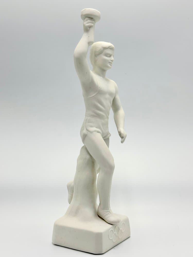 Figurka biegacza z pochodnią, Berlin Olympic Games, biały, porcelana biskwitowa, Niemcy, lata 30. - 155790