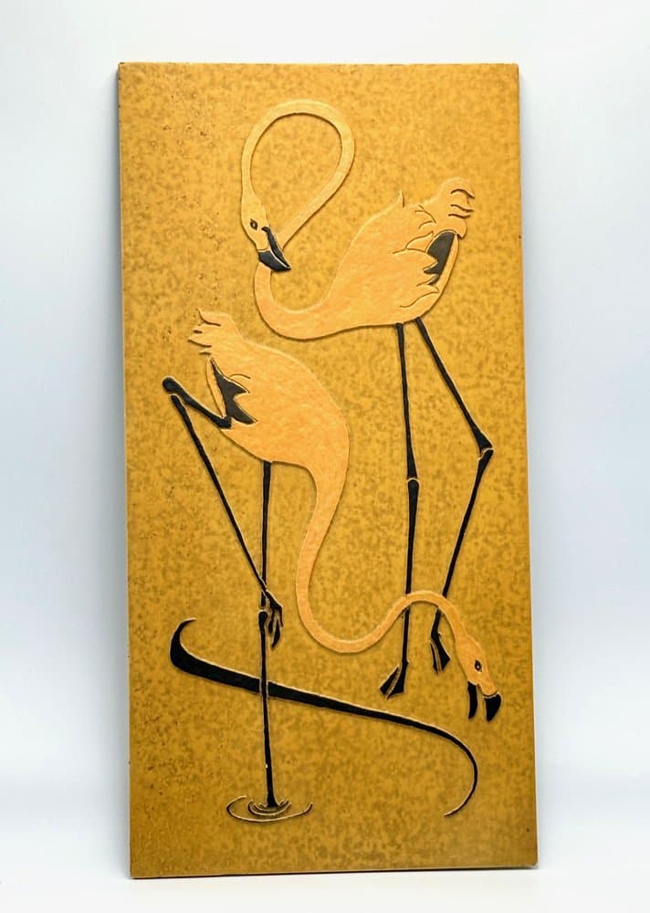 Relief ścienny z flamingami, kamień brązowy ciemny, Niemcy, lata 60. - 155900