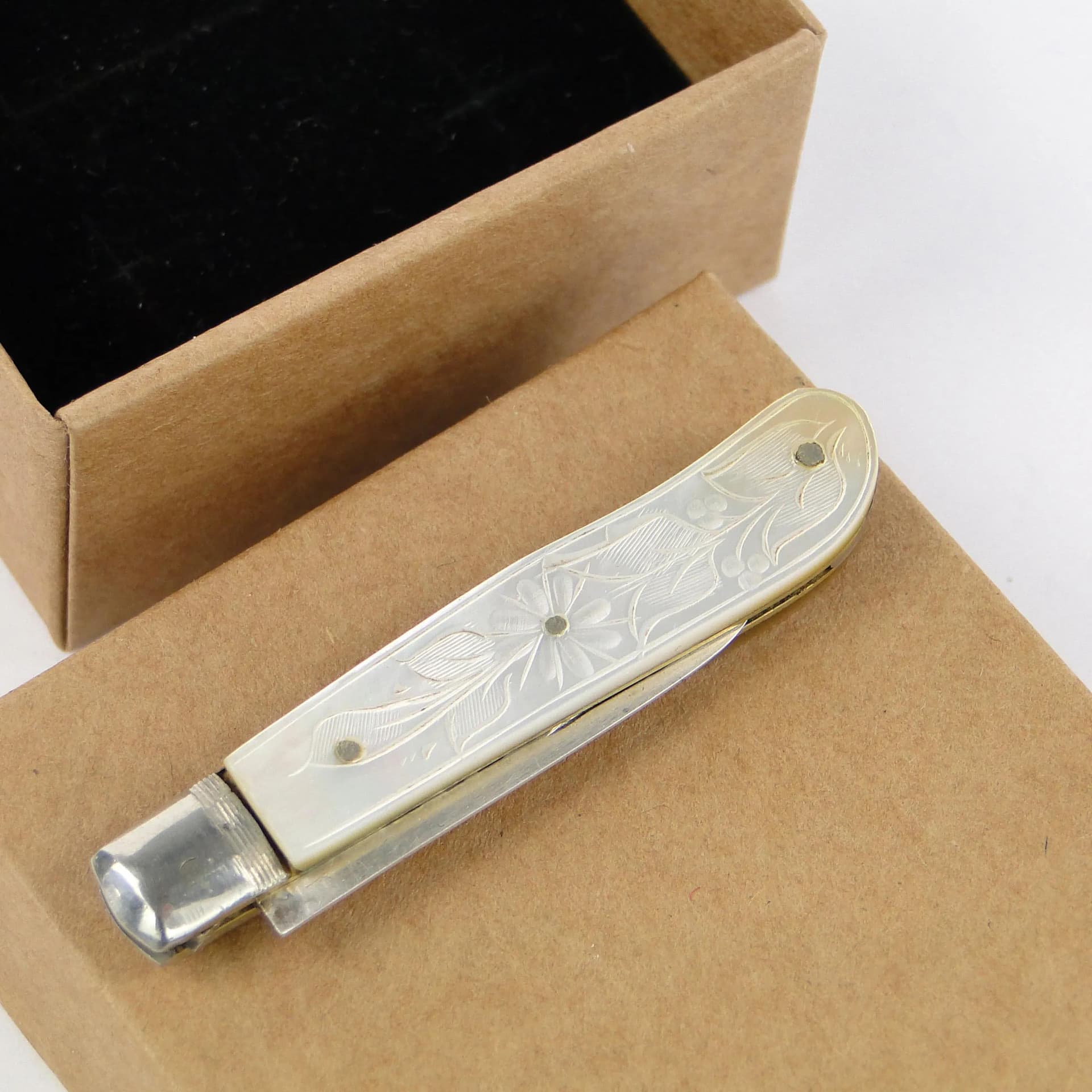 Srebrny damski scyzoryk z macicy perłowej, Anglia, lata 20. - 9684