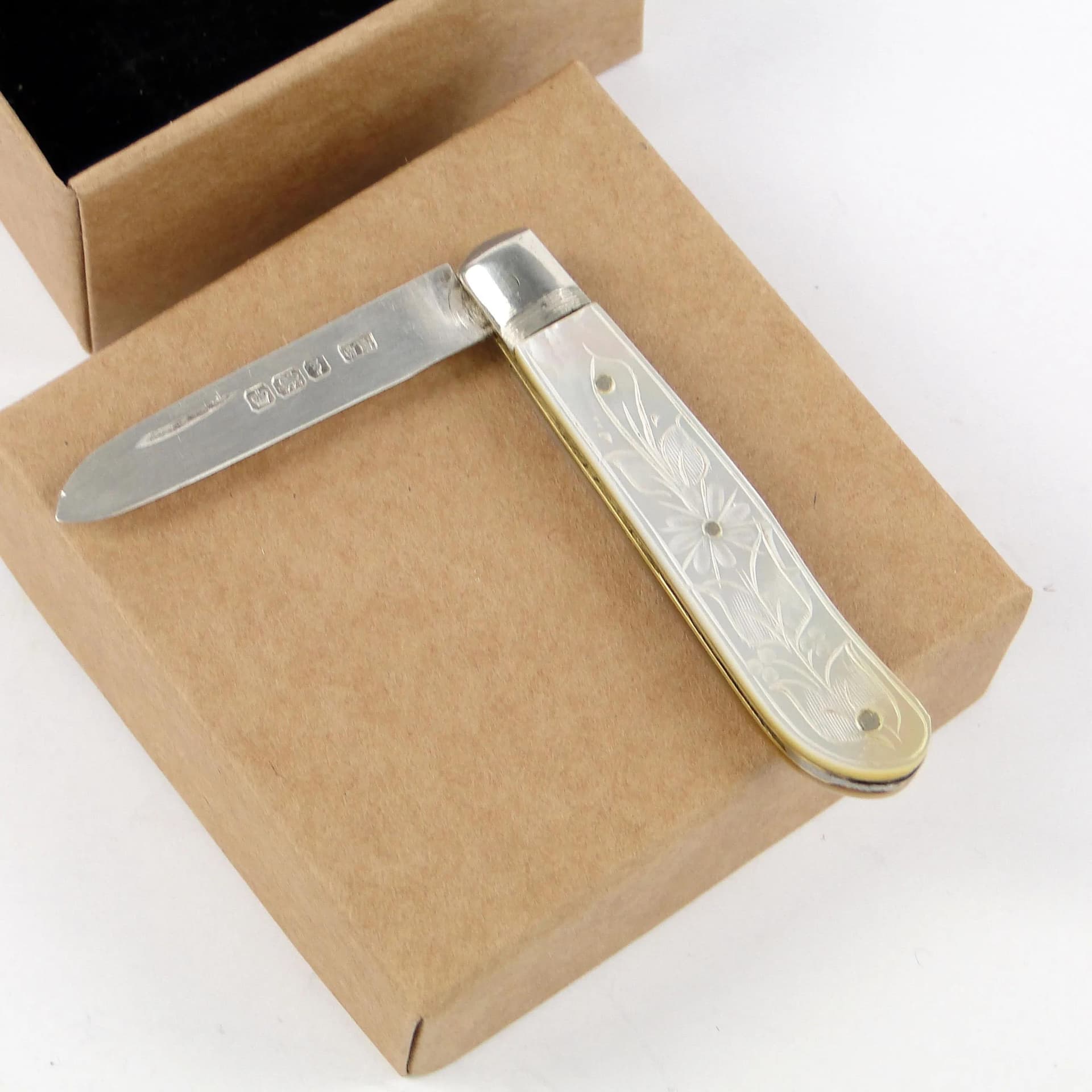 Srebrny damski scyzoryk z macicy perłowej, Anglia, lata 20. - 9685