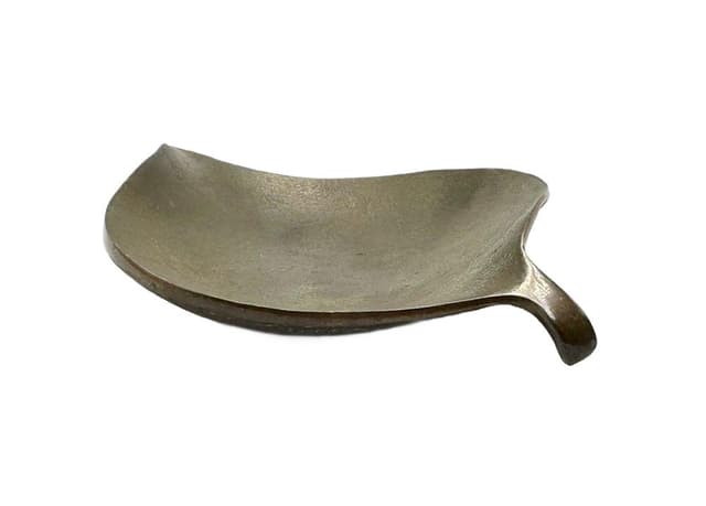 Popielniczka liść, brąz ciemny, przyp. proj. C. Auböck, Austria, lata 50. - WYMIARY