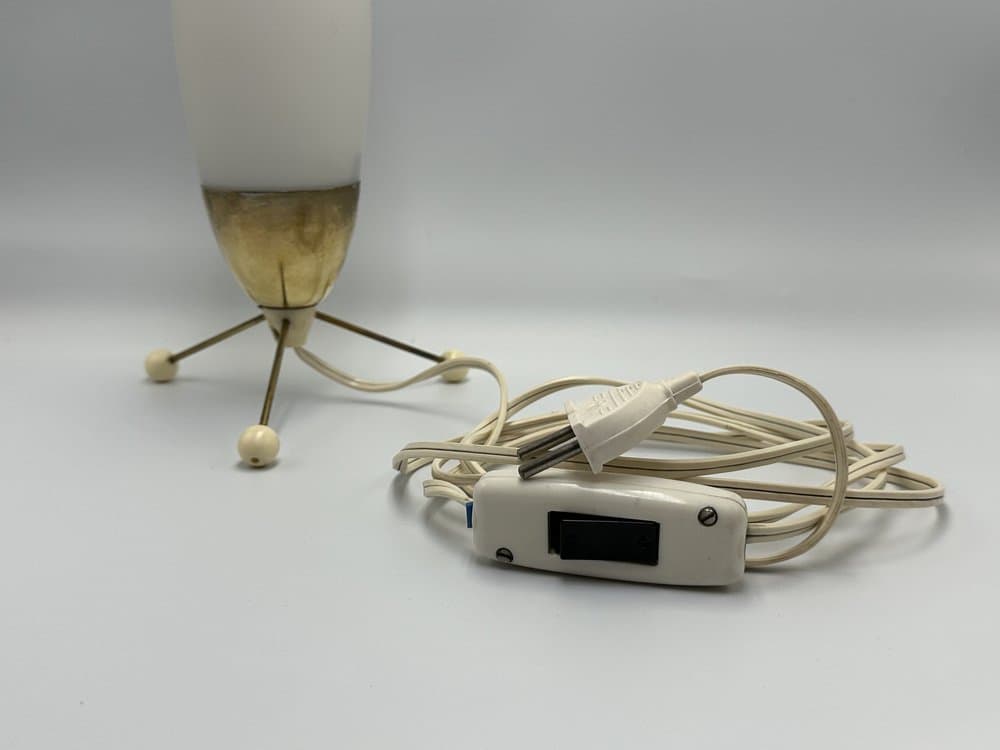 Lampa stołowa nocna, złoty, szkło białe, mosiądz złoty, Kamenický Šenov, Czechy, lata 50. - 156381