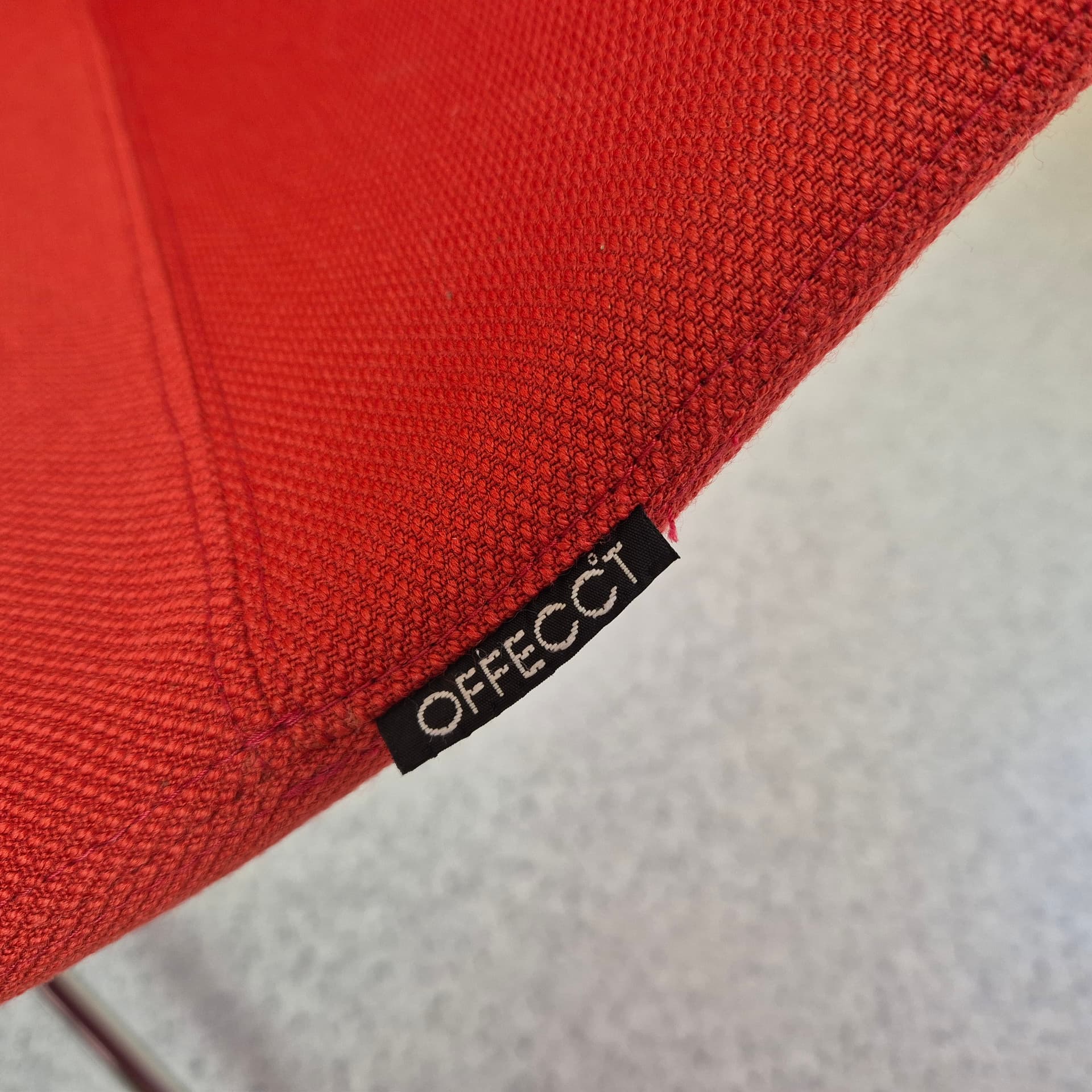 Swivel armchair Oyster, red, by M. Sodeau, Offecct, Sweden, 21st c. - 142661