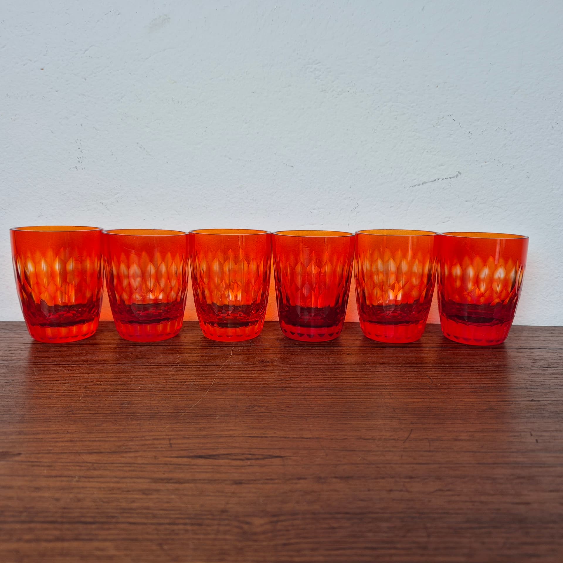 Zestaw do serwowania napojów art déco, szkło pomarańczowy, Czechosłowacja, lata 50. - 142674