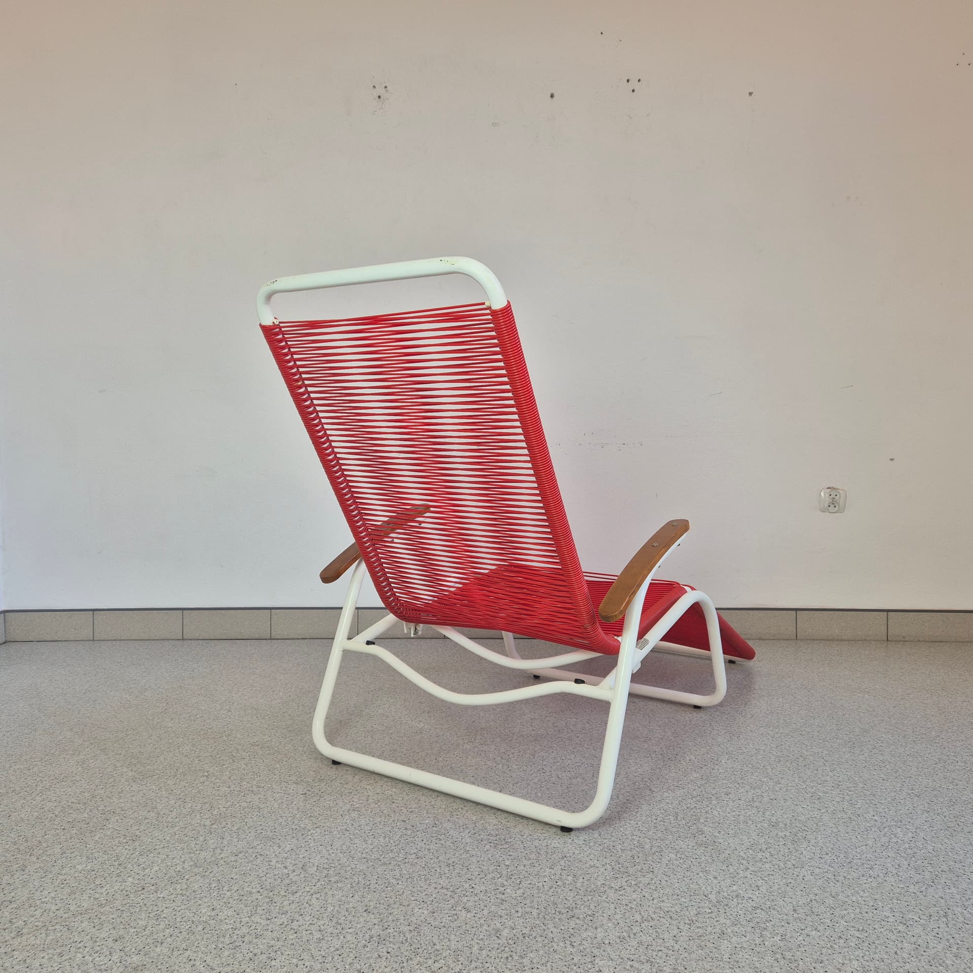 Sun lounger Spaghetti, white steel, red plastic, Germany, 1960s. - 142731