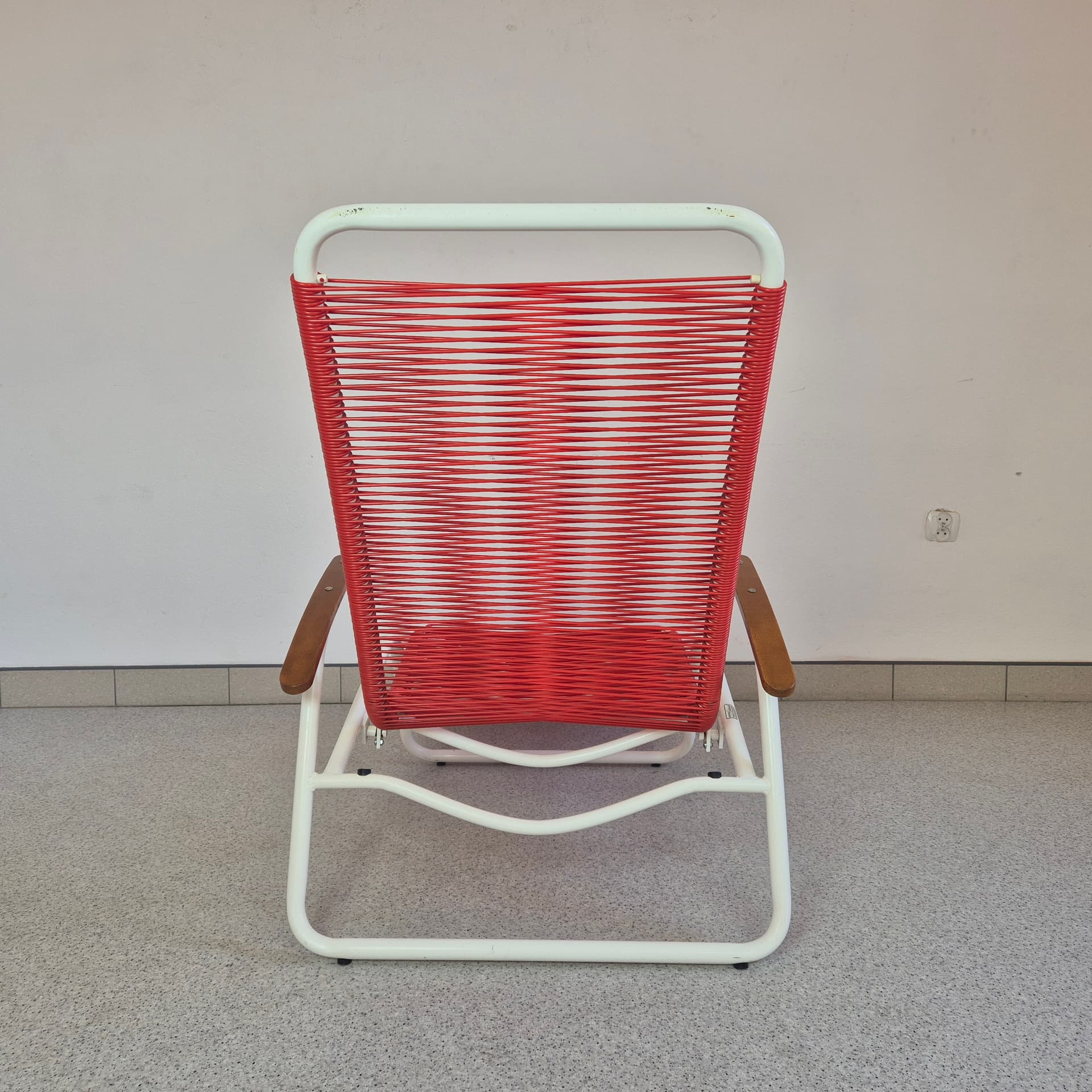 Sun lounger Spaghetti, white steel, red plastic, Germany, 1960s. - 142735