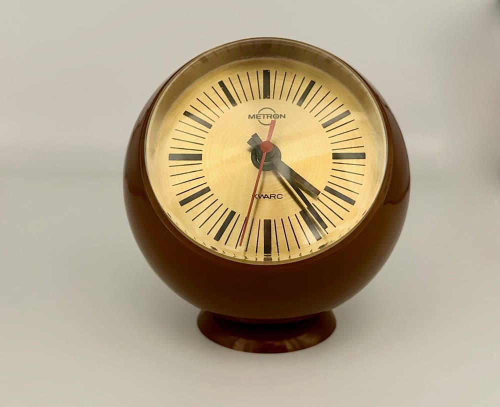 Zegar Space Age, brązowy, plastik, Polska, lata 70. - 156479