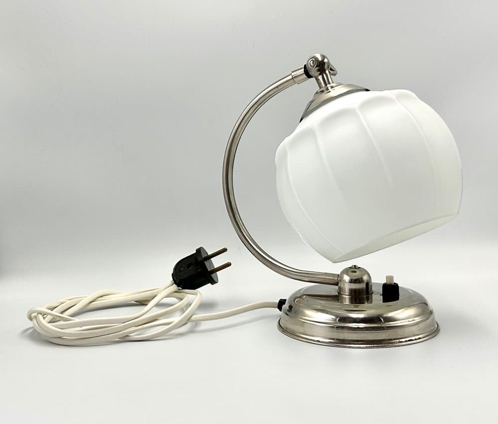 Table Lamp Art Deco, white glass shade, chrome-plated silver metal base, Poland, 1950s - 156492