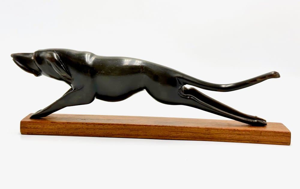 Figurka pies myśliwski, styl Art déco, drewno brązowy ciemny, lata 50. - 156570