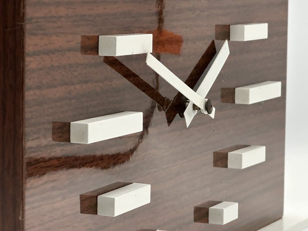 Zegar stołowy, brązowy ciemny, aluminium, plastik, Niemcy, lata 70. - 156600