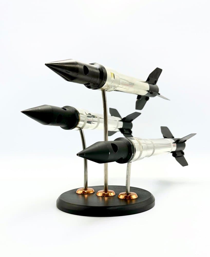 Statuetka Triple Rocket, czarny, stal srebrna, Polska, lata 70. - 156750