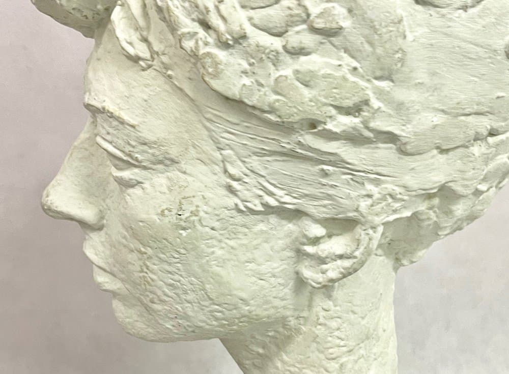 Komplet rzeźb Popiersie Pani M. S., brąz brązowy, gips biały, dąb czarny, art. J. Galica, Polska, lata 60. - 156816