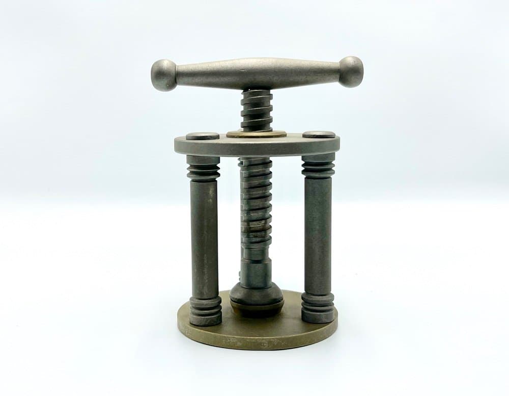 Dziadek do orzechów, szary, mosiądz żeliwo, Polska, lata 50. - 156959