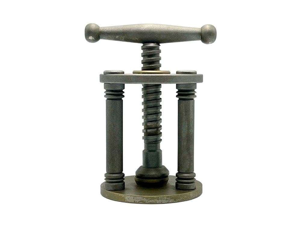 Dziadek do orzechów, szary, mosiądz żeliwo, Polska, lata 50.