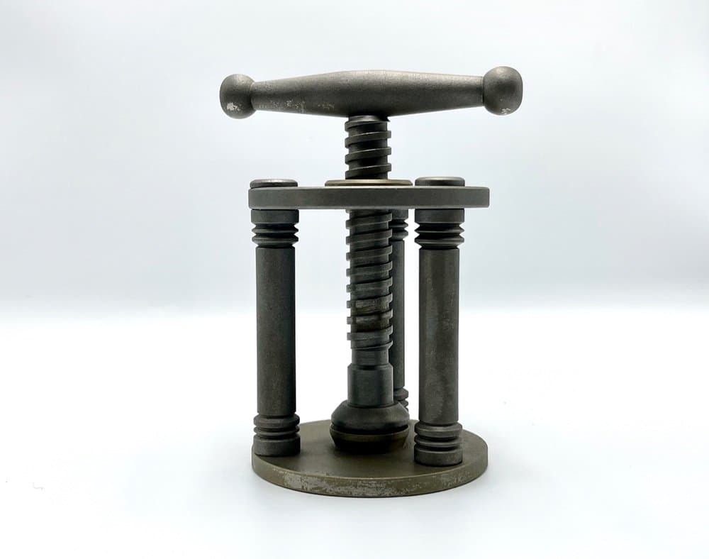 Dziadek do orzechów, szary, mosiądz żeliwo, Polska, lata 50. - 156958