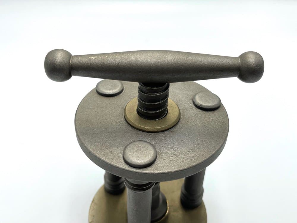 Dziadek do orzechów, szary, mosiądz żeliwo, Polska, lata 50. - 156954