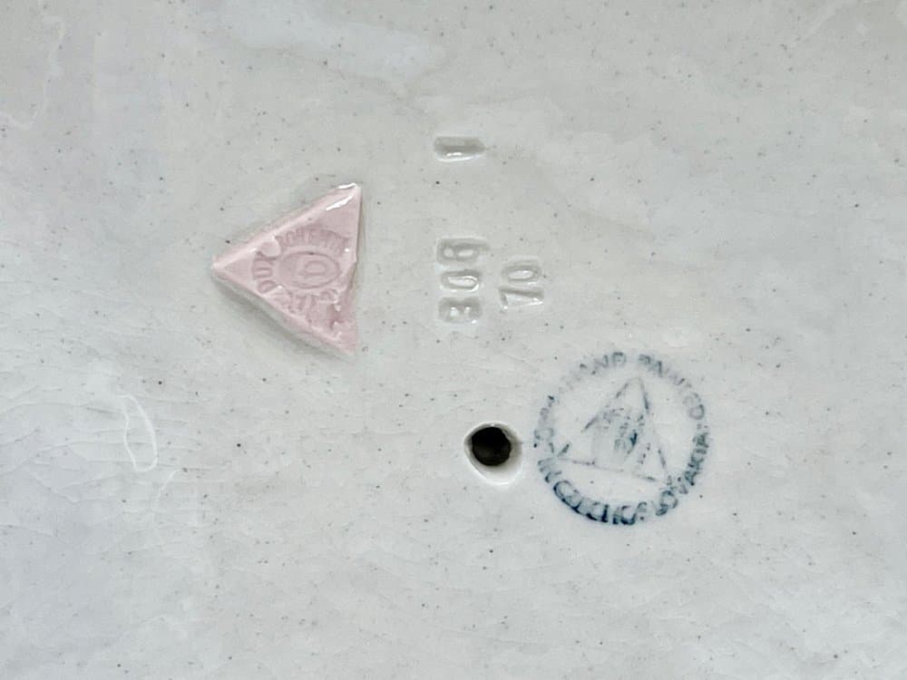 Figurka pies myśliwski z kaczką, multikolor, porcelana, Royal Dux Bohemia, Czechy, lata 40. - 156995