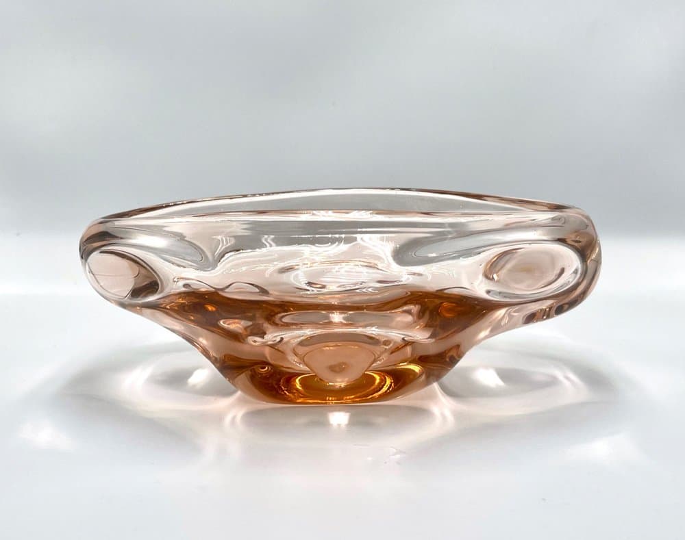 Decorative bowl, pink glass, Czech Republic, 1960s. - 157068